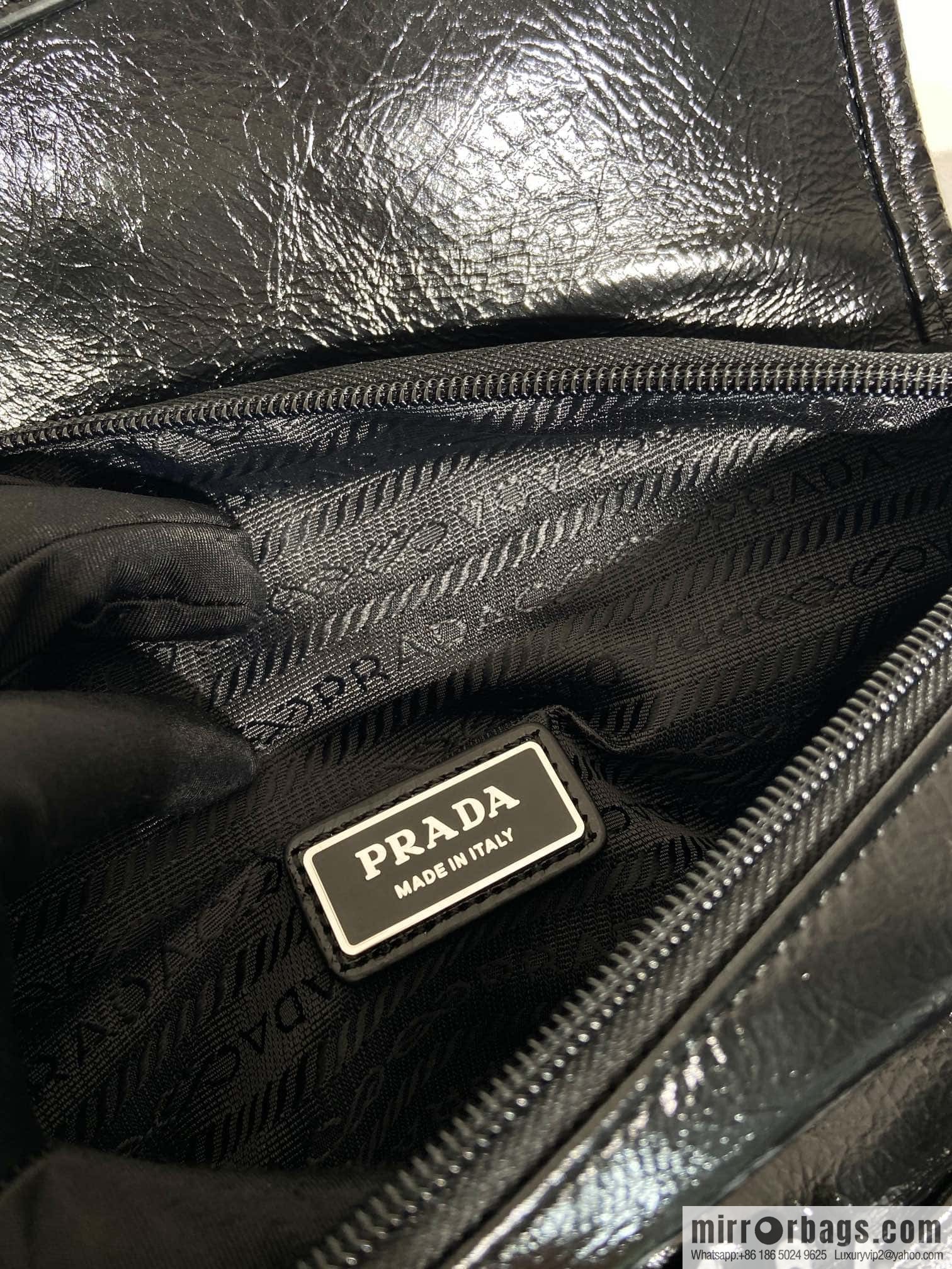 PRADA 🎉 new 🎉 2VH174 breast bag/fanny pack
