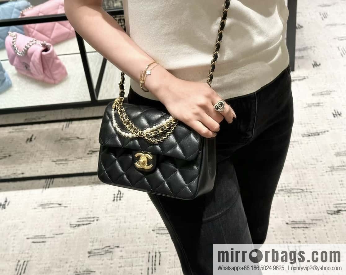 Chanel pearl chain, fat square large black AS4384