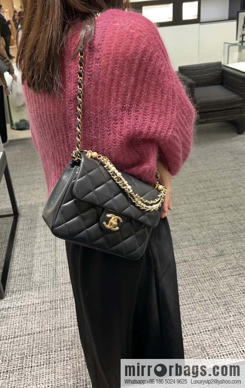 Chanel pearl chain, fat square large black AS4384