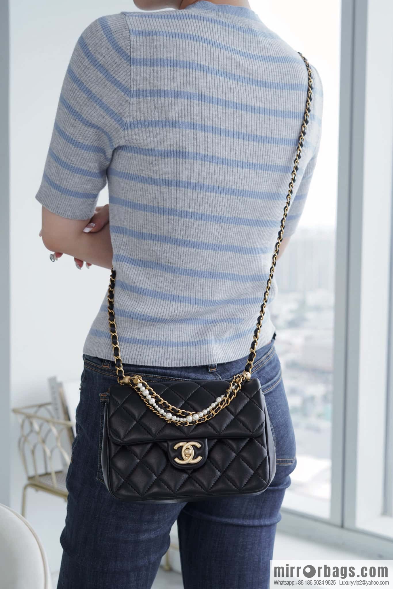 Chanel pearl chain, fat square large black AS4384
