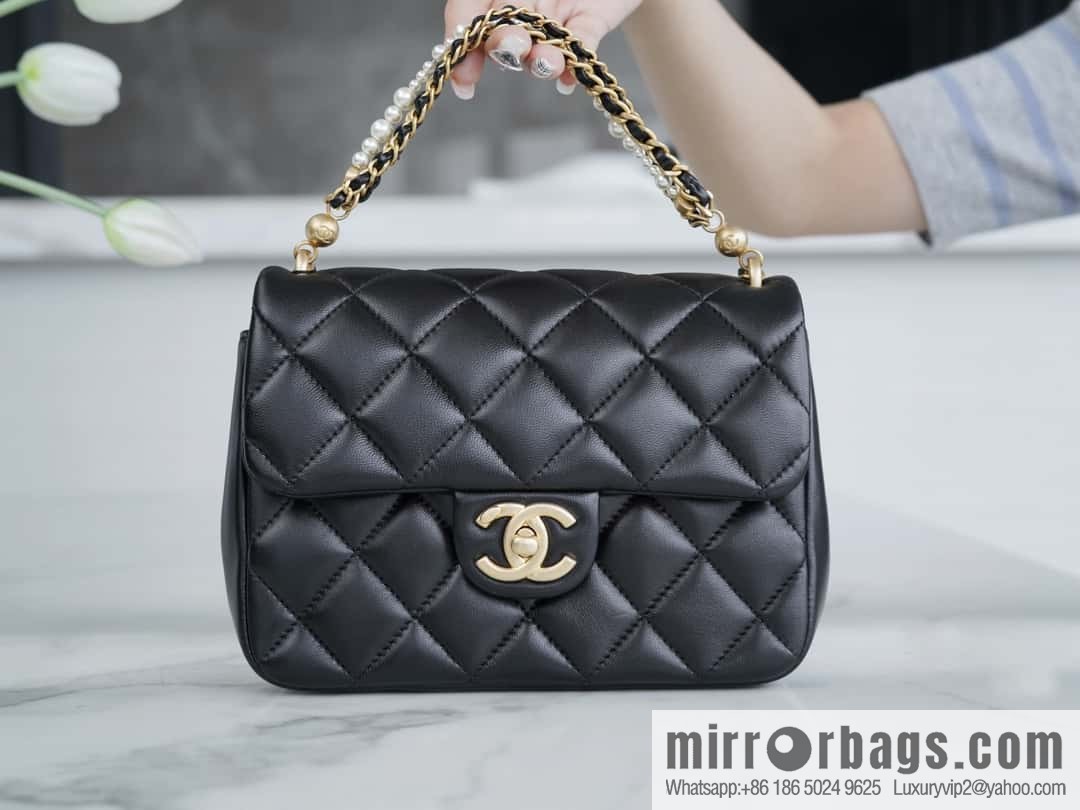 Chanel pearl chain, fat square large black AS4384