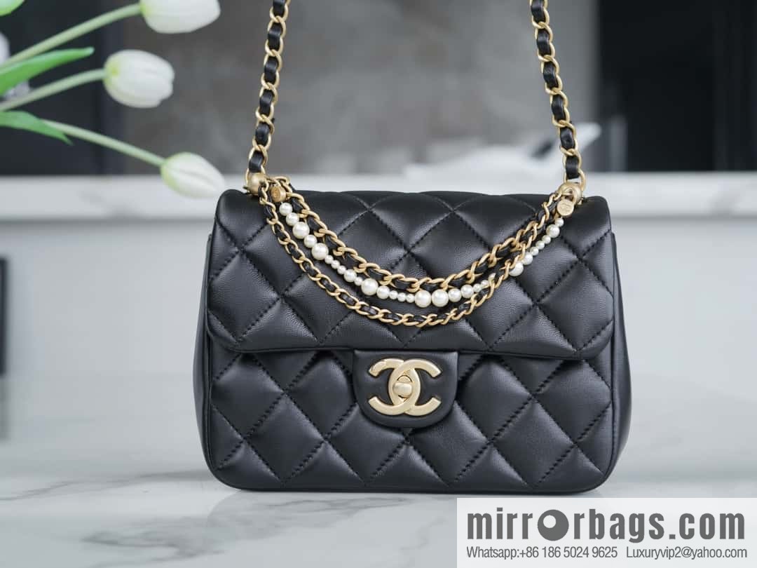 Chanel pearl chain, fat square large black AS4384