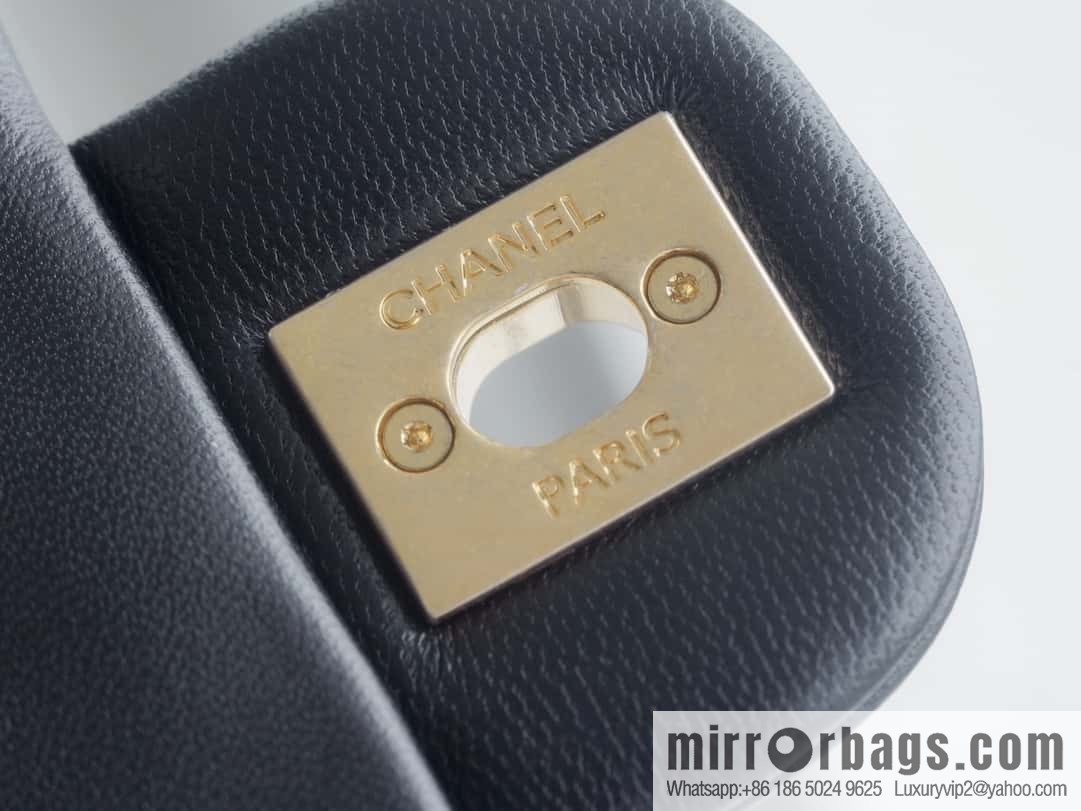 Chanel pearl chain, fat square large black AS4384
