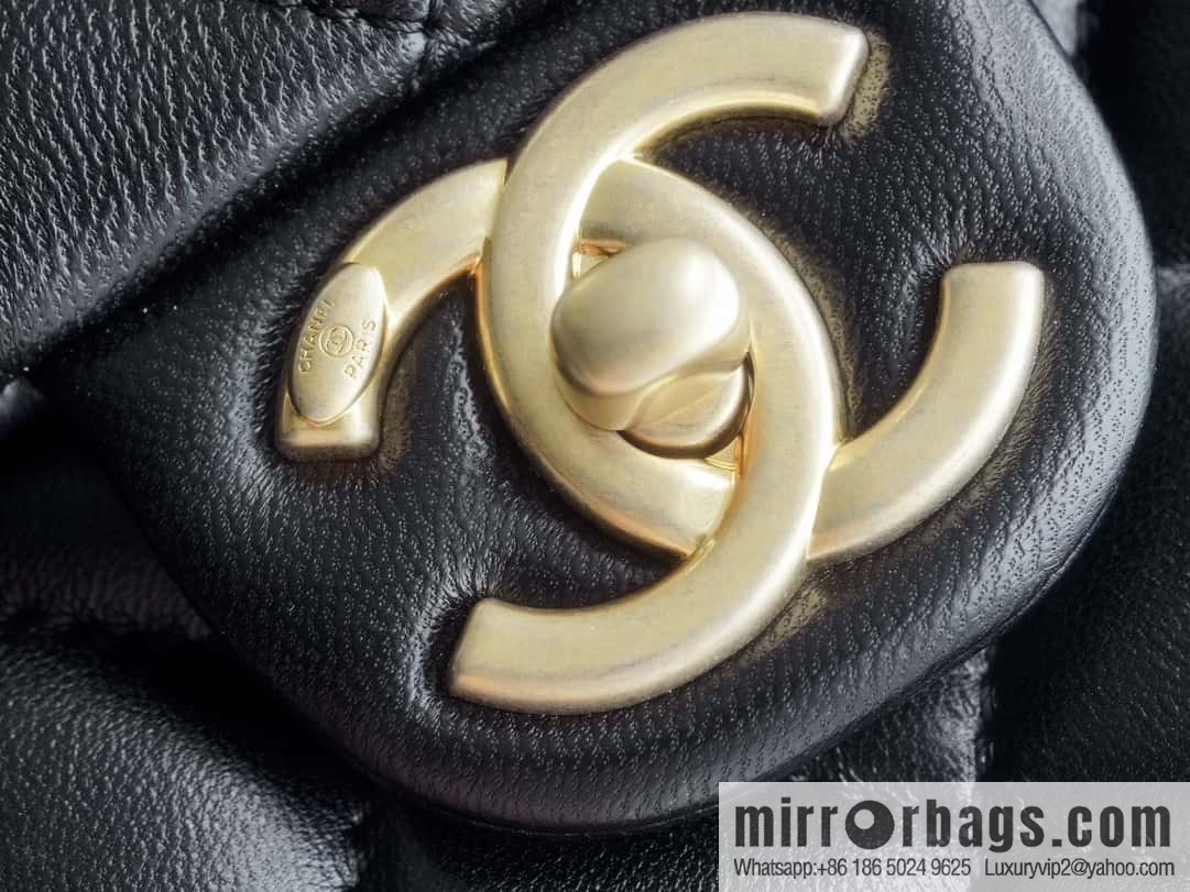 Chanel pearl chain, fat square large black AS4384