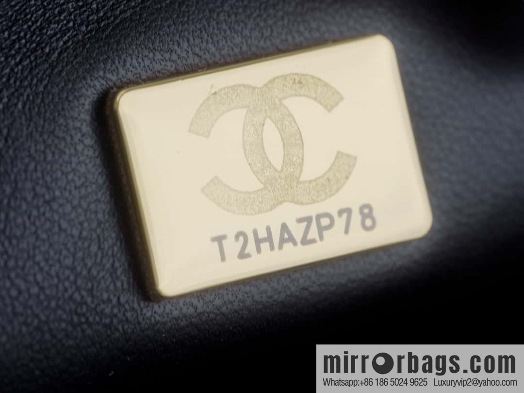 Chanel pearl chain, fat square large black AS4384