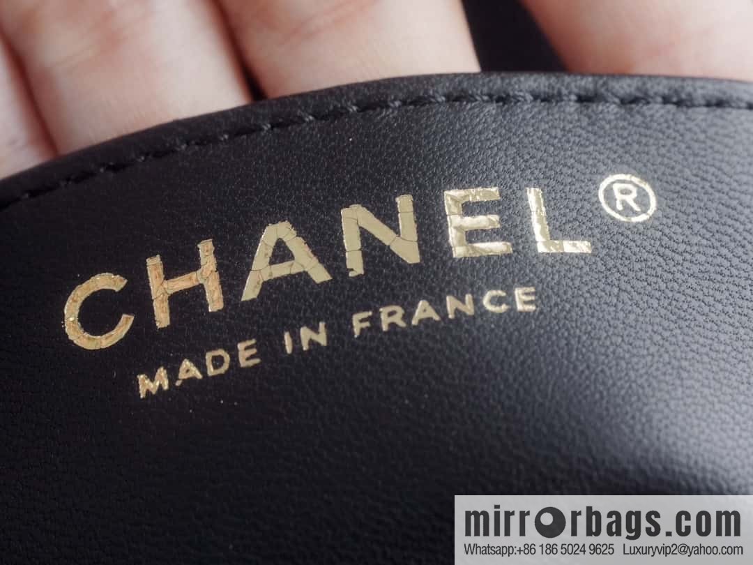 Chanel pearl chain, fat square large black AS4384