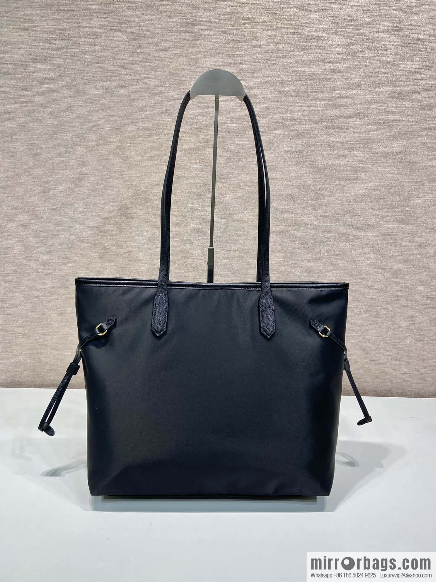 PRADA 🎉 classic tote bag 🎉 1BG955