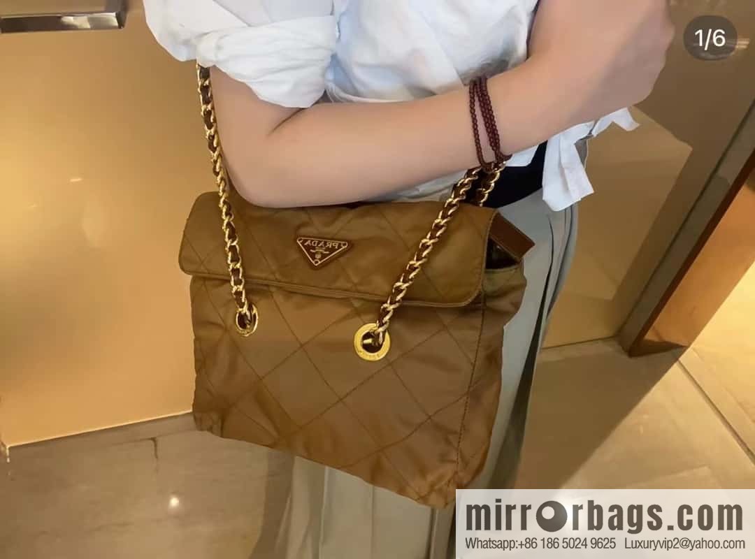 PRADA 🎉 medieval flip model 🎉 1BD620 new color
