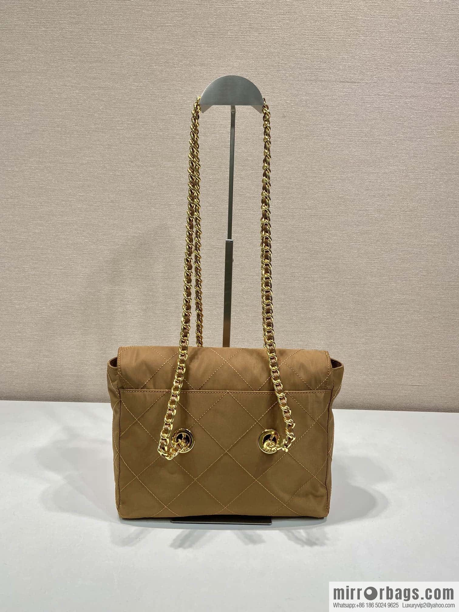 PRADA 🎉 medieval flip model 🎉 1BD620 new color