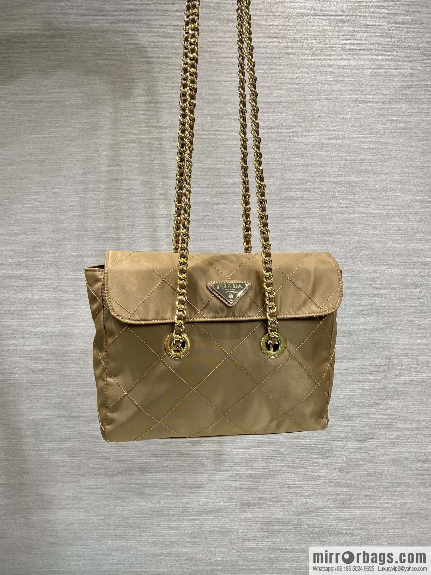 PRADA 🎉 medieval flip model 🎉 1BD620 new color