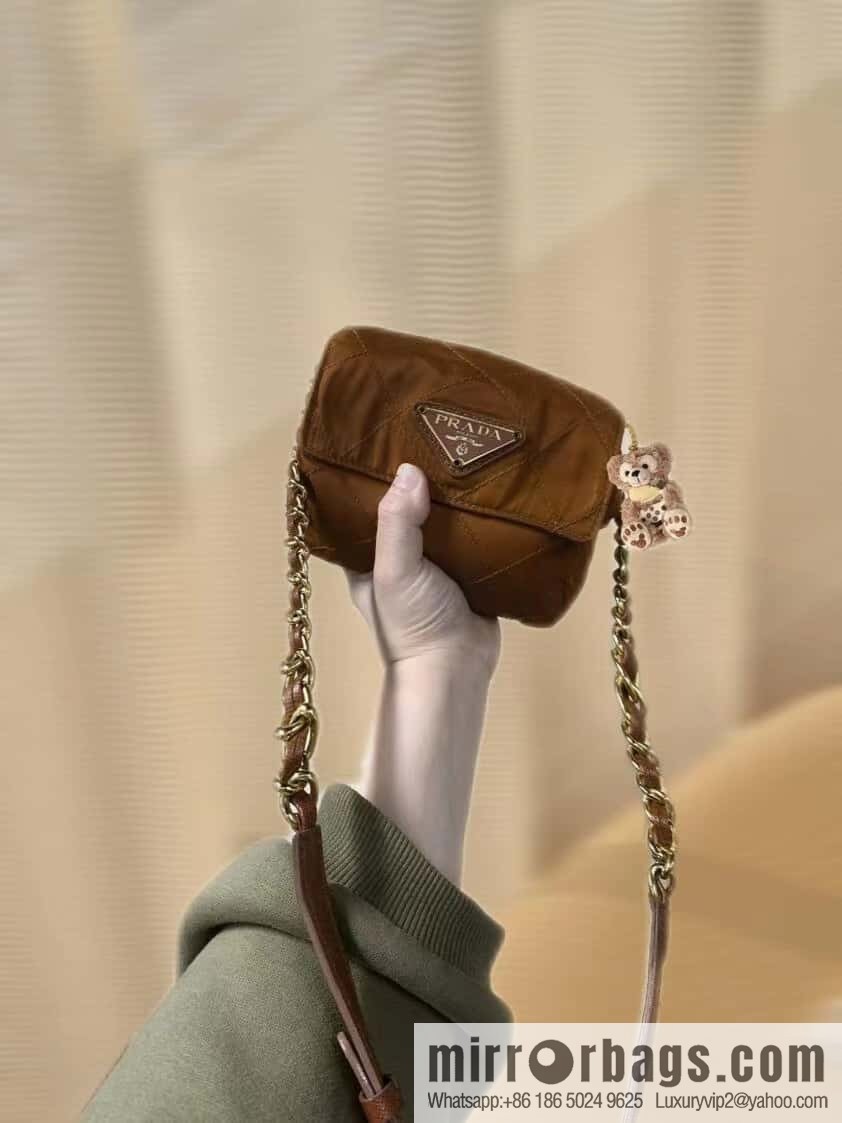 PRADA 🎉 medieval mini 🎉🎉🎉 1B D643 mini new color