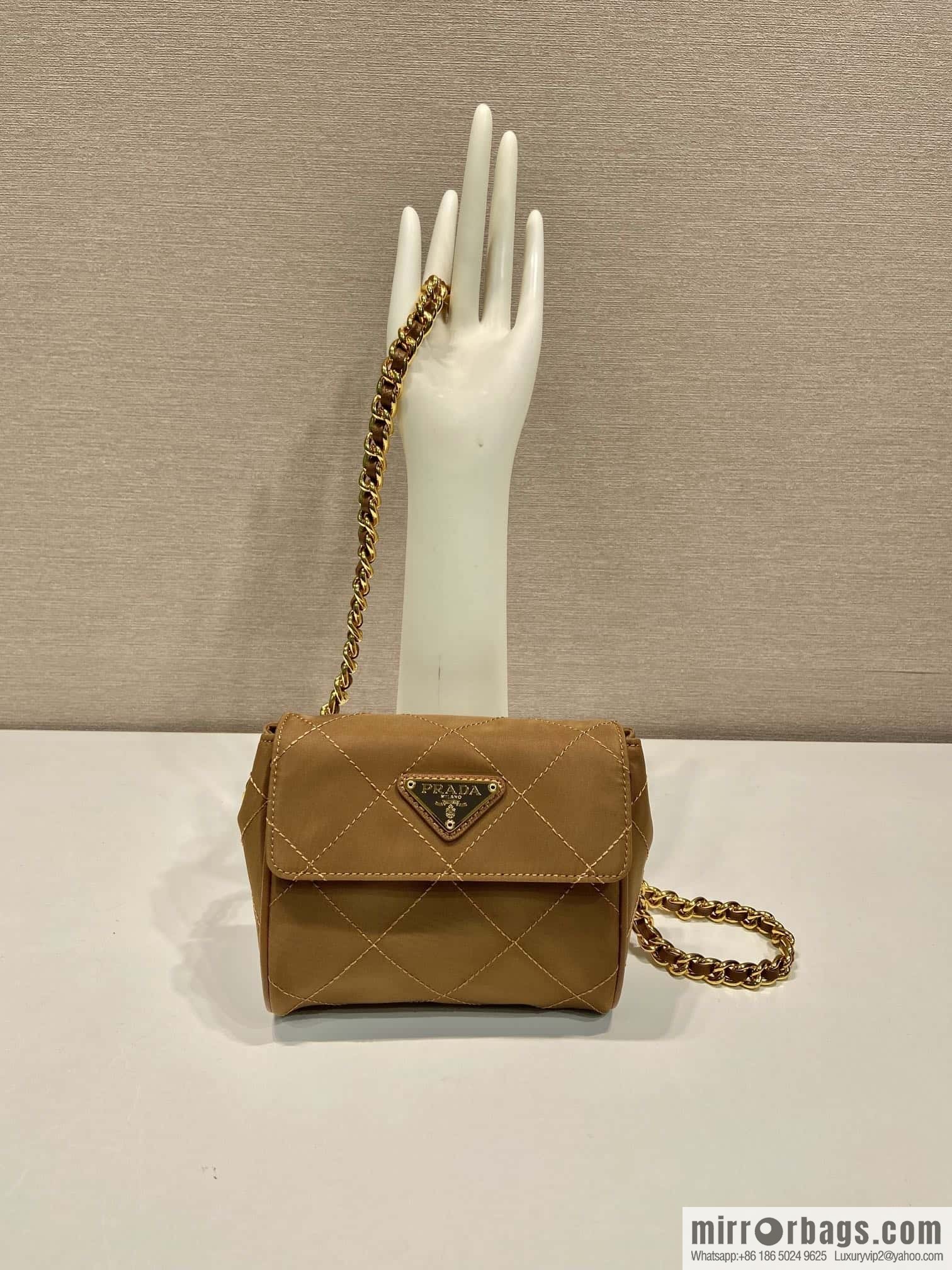 PRADA 🎉 medieval mini 🎉🎉🎉 1B D643 mini new color