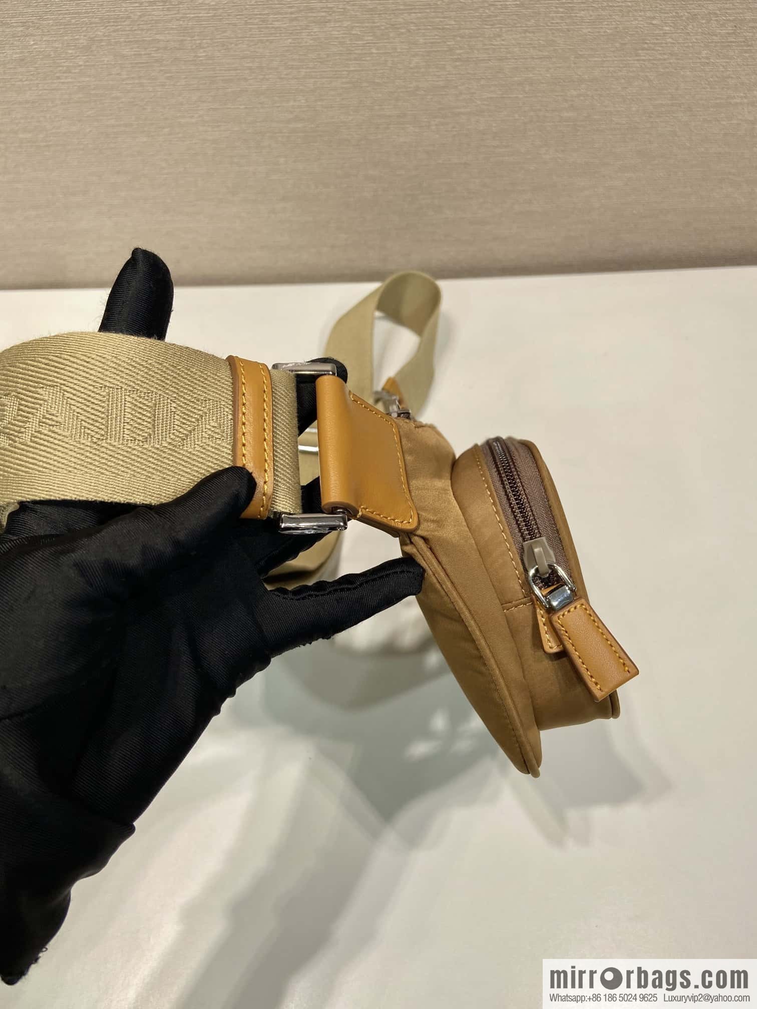 PRADA 🎉 new fanny pack 🎉 2VH128 new color
