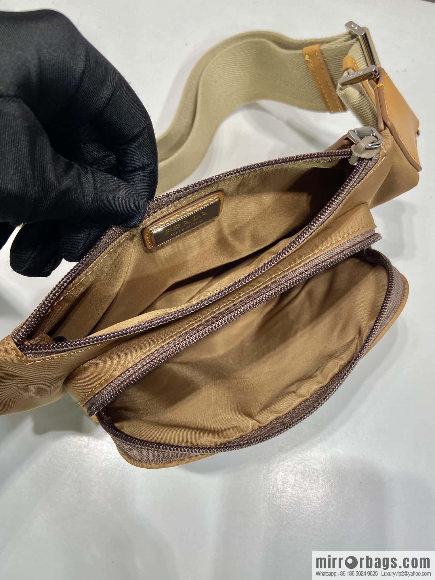 PRADA 🎉 new fanny pack 🎉 2VH128 new color