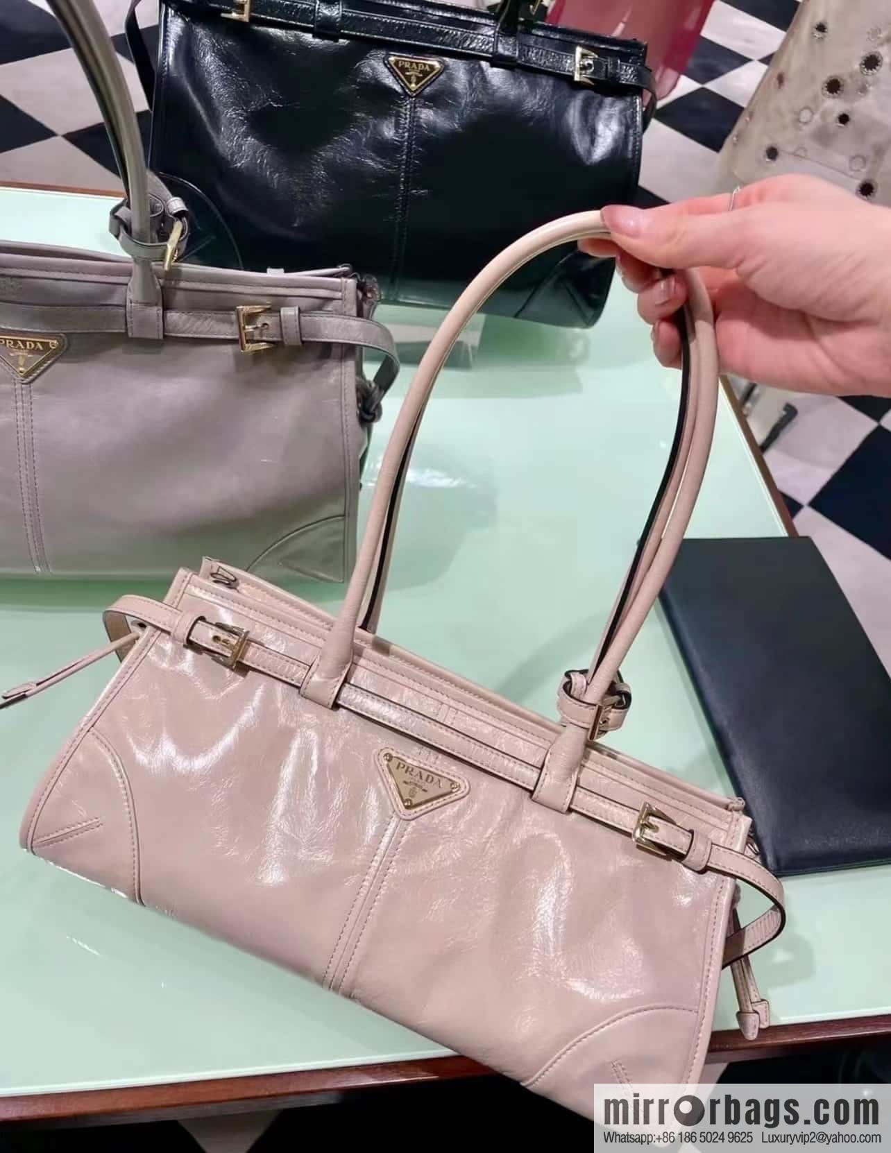 PRADA 🎉 LusSo lf oil wax leather 🎉 1BA426 small new color