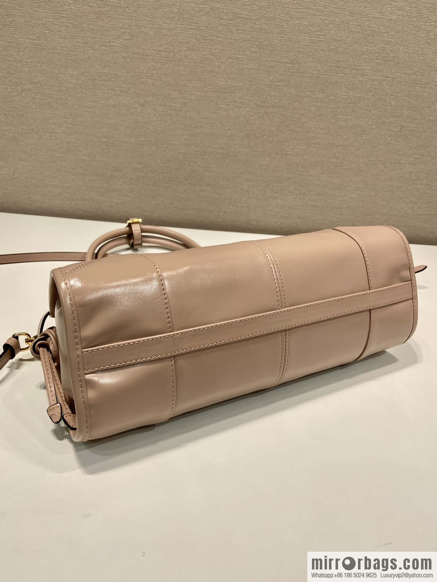 PRADA 🎉 LusSo lf oil wax leather 🎉 1BA426 small new color