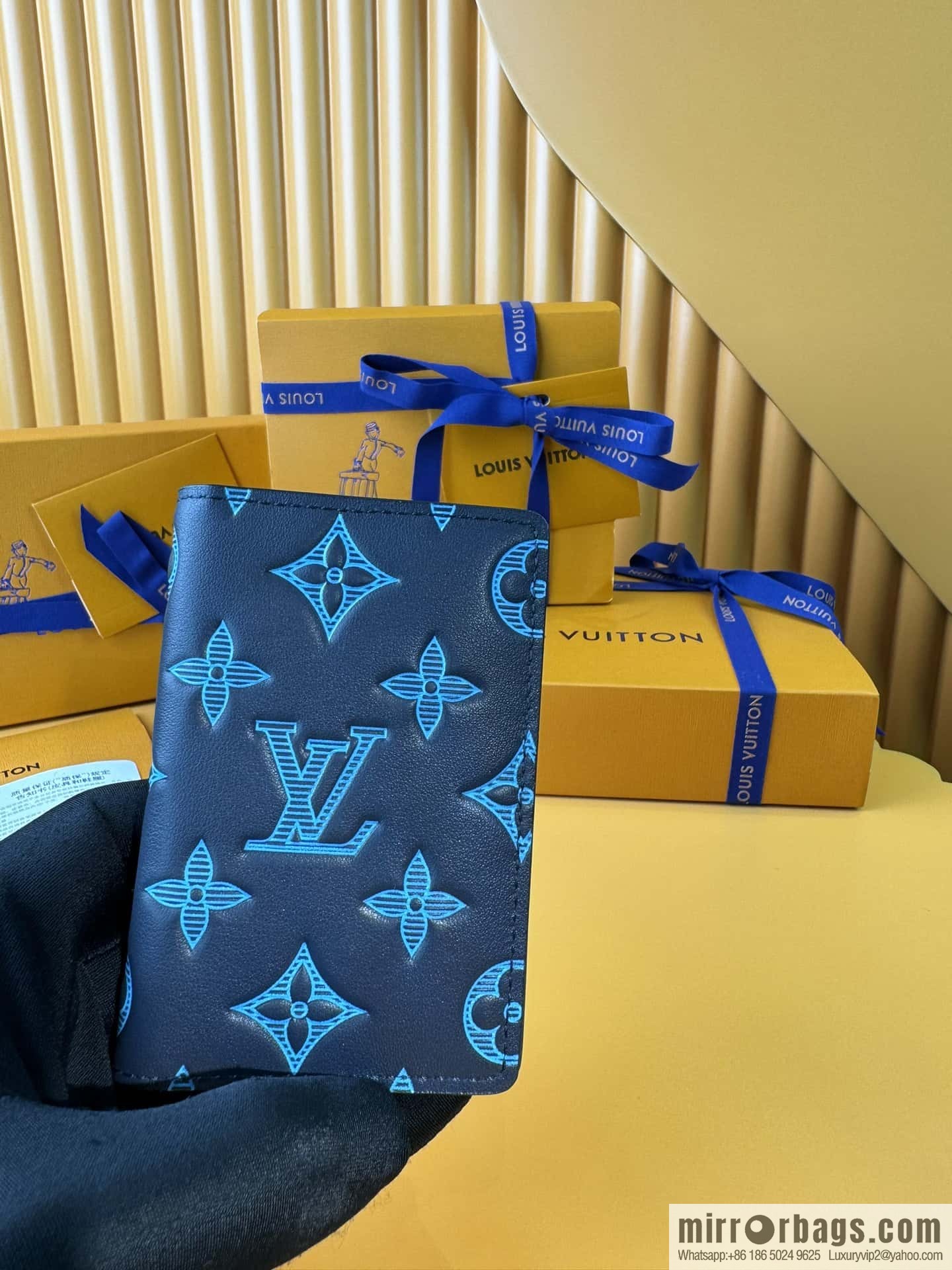 LV Pocket Wallet M82324 Premium