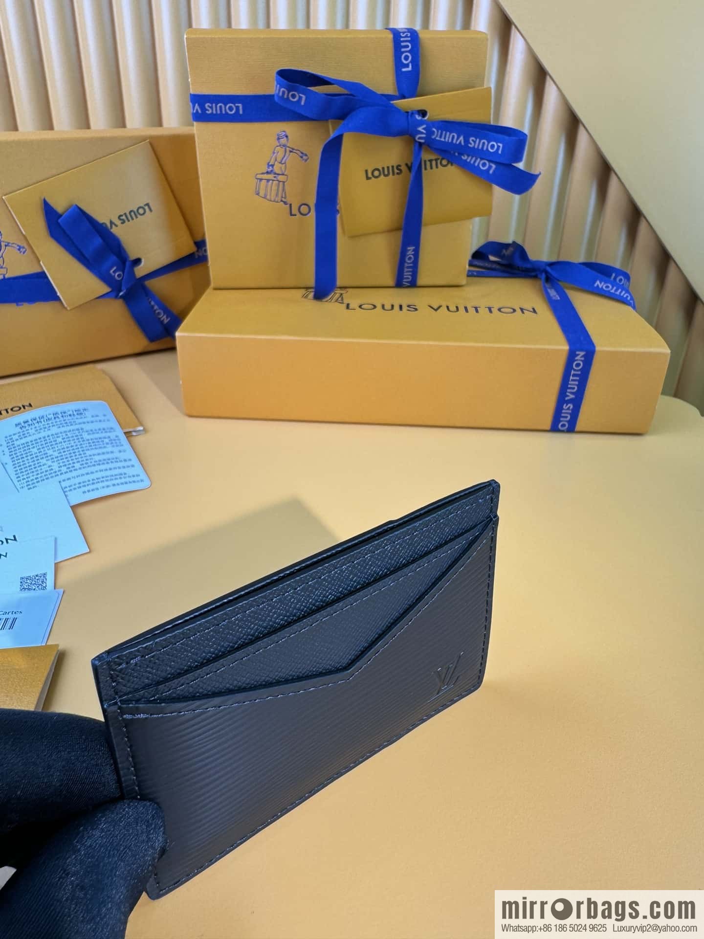 LV Neo Card Holder M67210 Premium