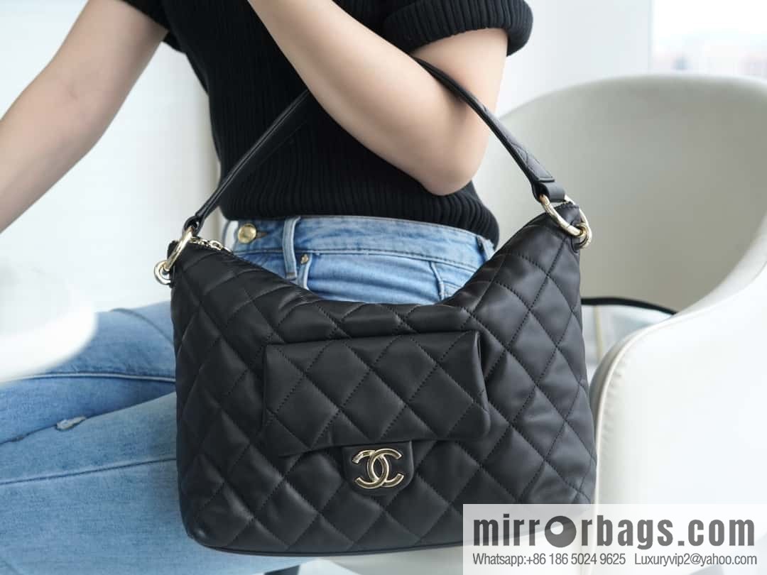 CHANEL B autumn and winter new armpit dumpling bag AS4347
