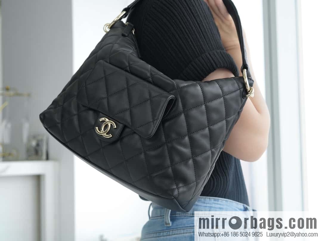 CHANEL B autumn and winter new armpit dumpling bag AS4347