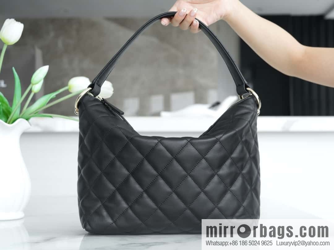 CHANEL B autumn and winter new armpit dumpling bag AS4347