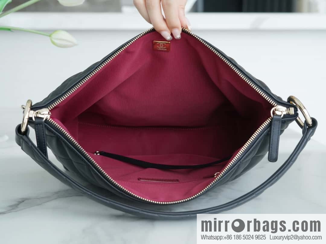 CHANEL B autumn and winter new armpit dumpling bag AS4347
