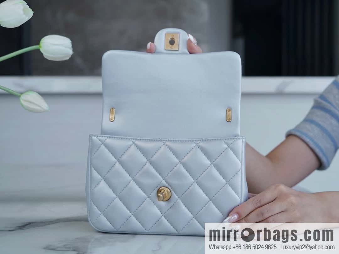 ππ‘ππ§ππ₯ πππ© Pearl Chain, Fatty Square Large, Pearlescent Blue AS4385