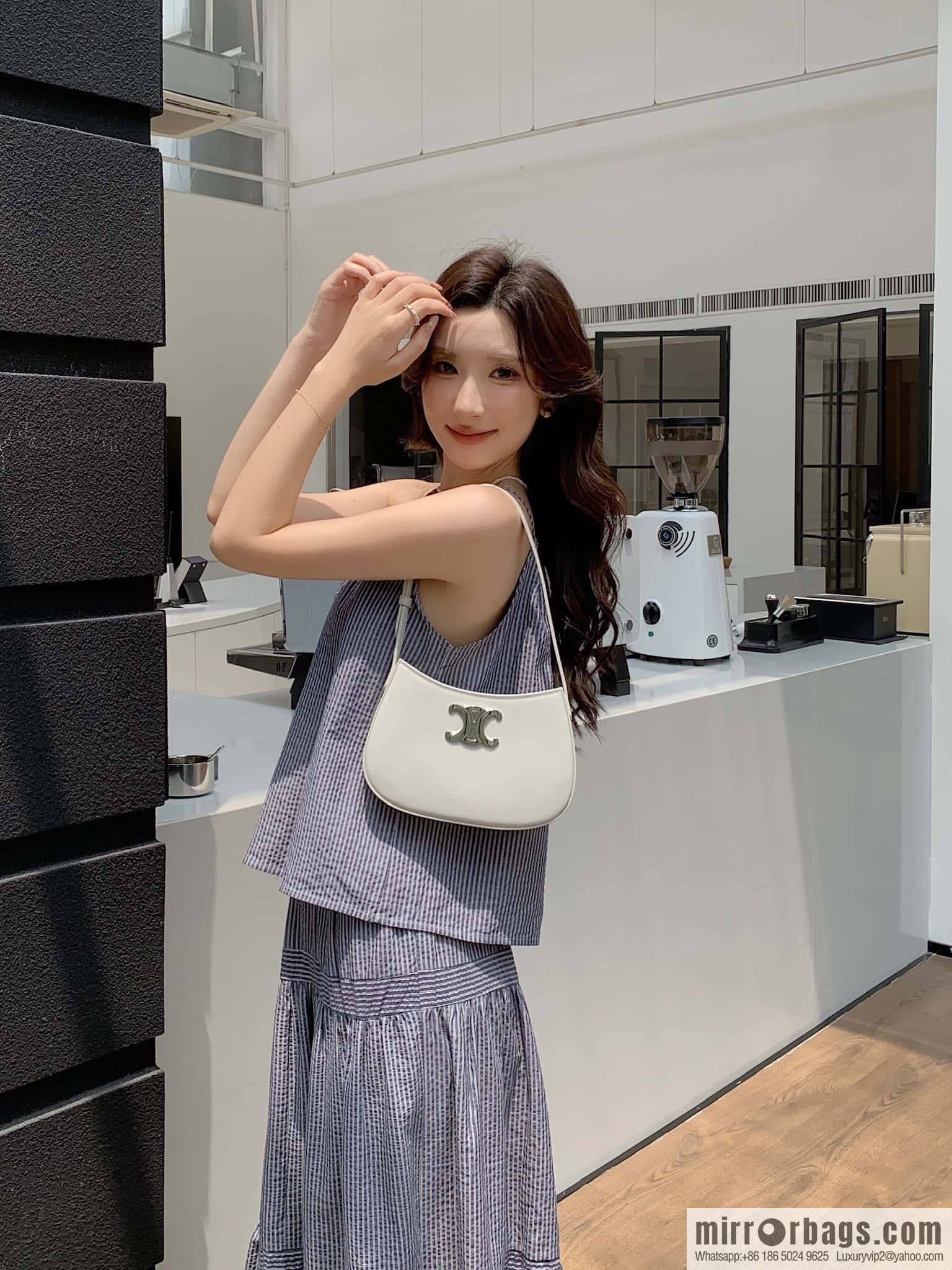 CELINE TILI Medium glossy cow leather (fabric) handbag 115703 white