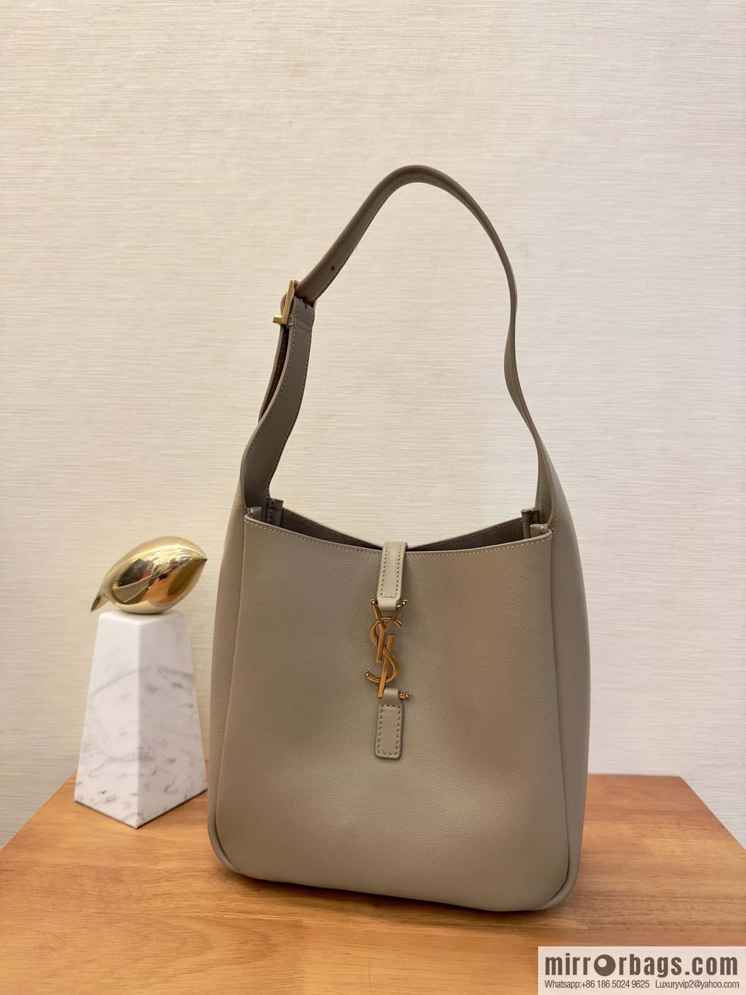YSL 🆕 autumn and winter new Hobo armpit bag 713938 apricot