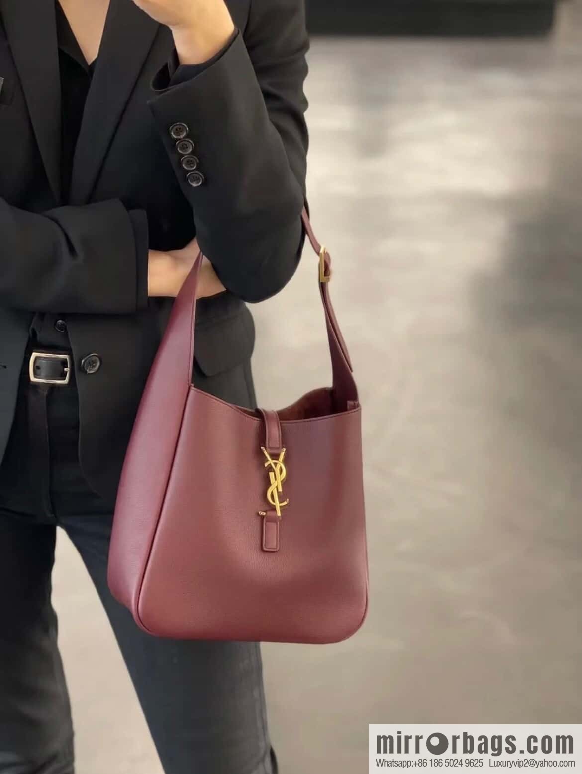 YSL 🆕 autumn and winter new Hobo armpit bag 713938 burgundy