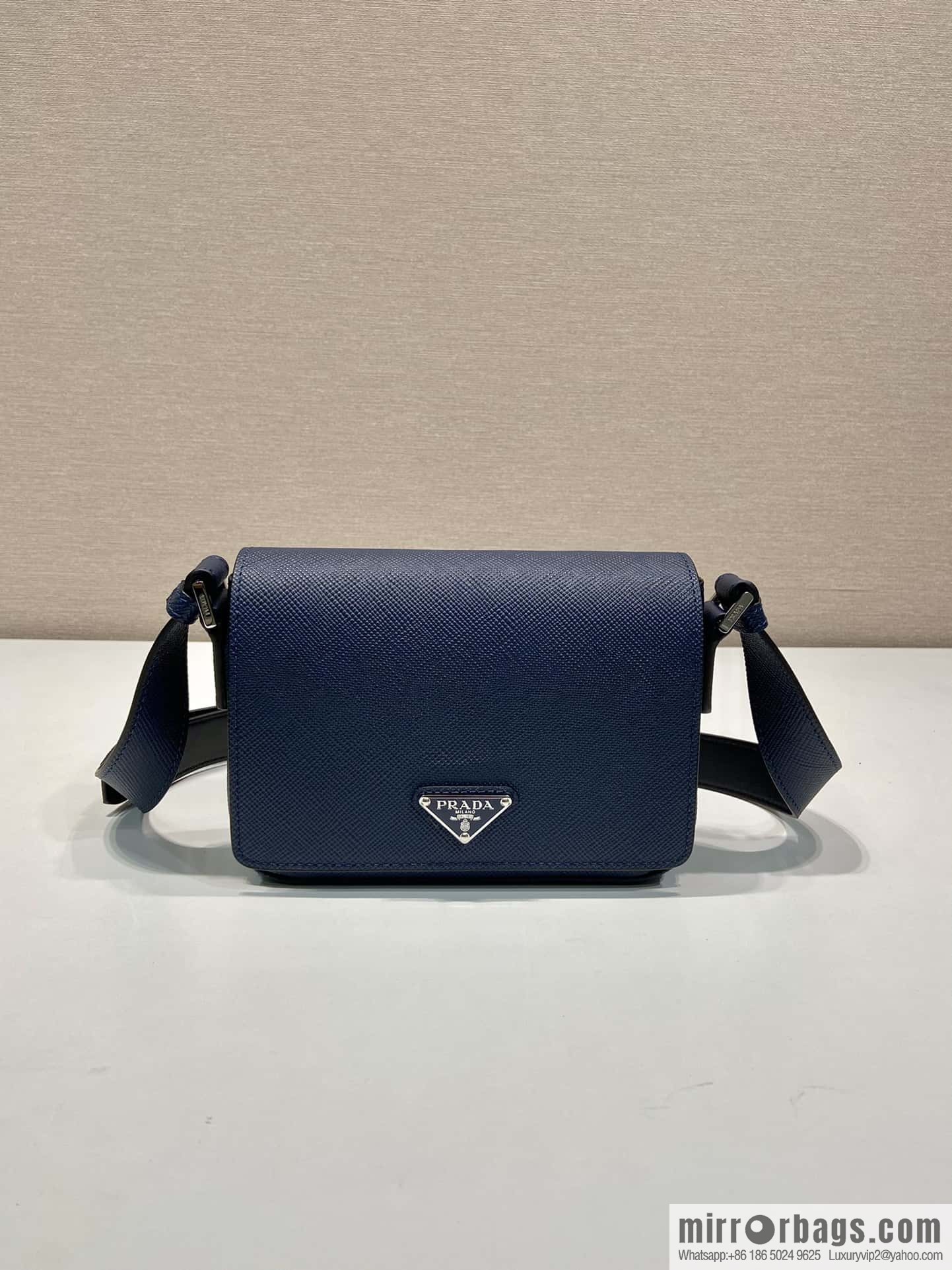 PRADA 🎉 new 🎉 2VD065 shoulder bag new color
