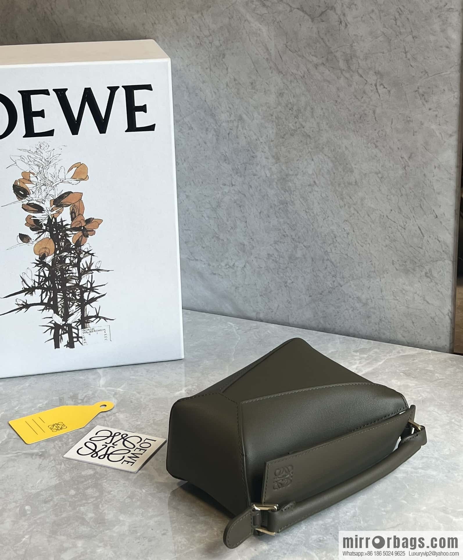 LOEWE new practice mini shoulder strap adjustable puzzle geometric pack 0680 khaki green 18CM