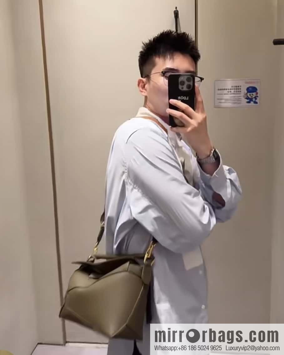 LOEWE new practice mini shoulder strap adjustable puzzle geometric pack 0681 khaki green 24CM
