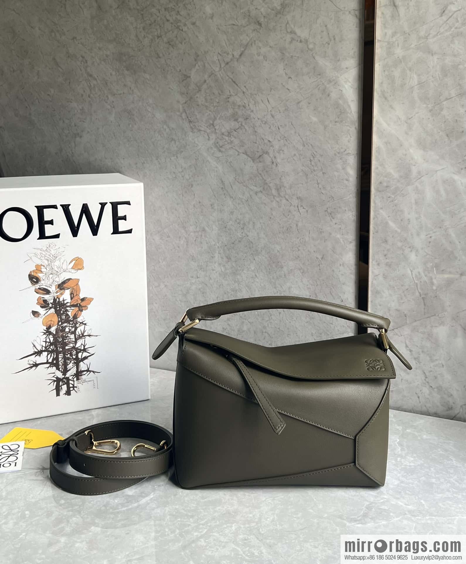LOEWE new practice mini shoulder strap adjustable puzzle geometric pack 0681 khaki green 24CM
