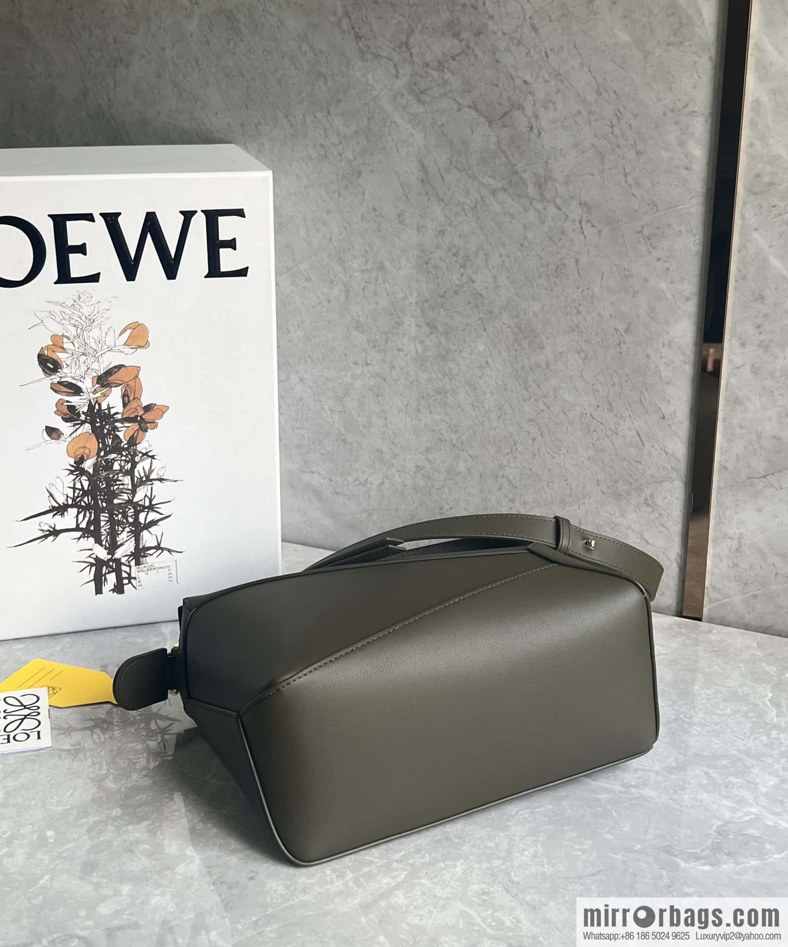 LOEWE new practice mini shoulder strap adjustable puzzle geometric pack 0681 khaki green 24CM