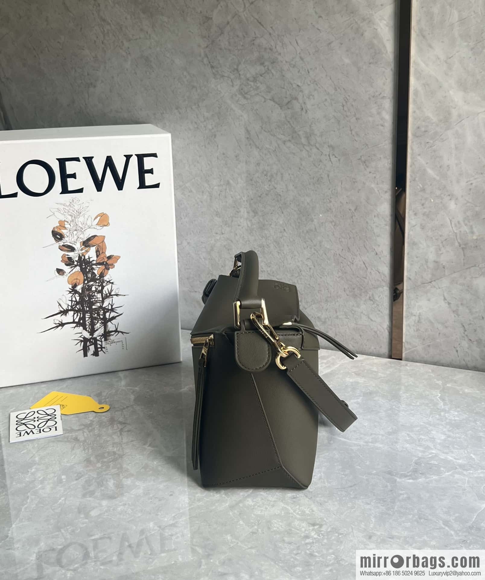 LOEWE new practice mini shoulder strap adjustable puzzle geometric pack 0681 khaki green 24CM