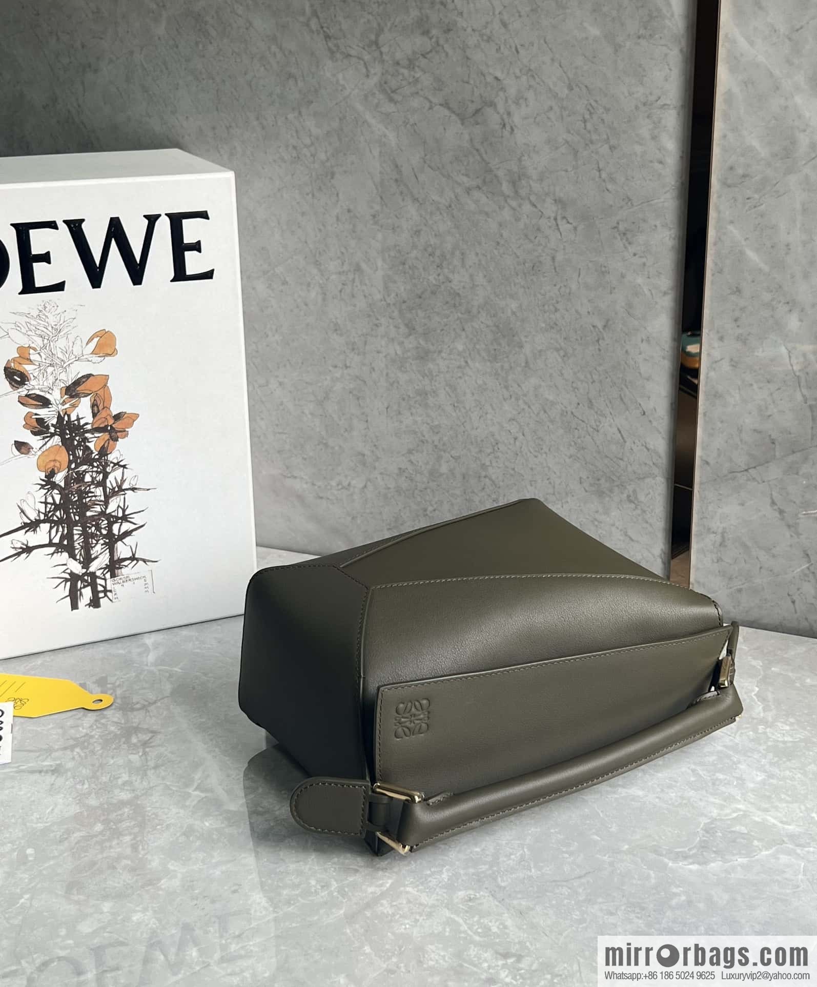 LOEWE new practice mini shoulder strap adjustable puzzle geometric pack 0681 khaki green 24CM