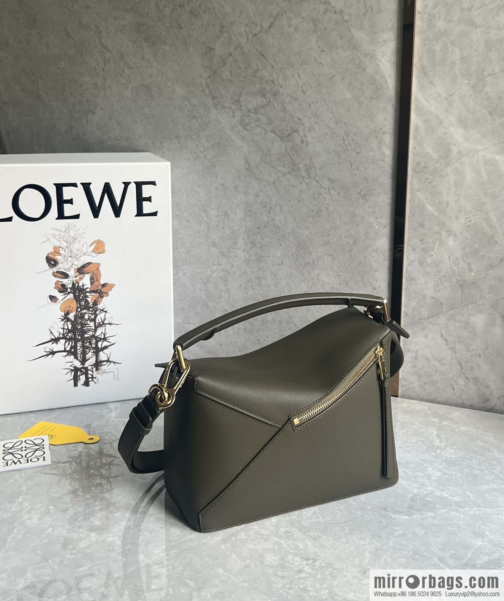 LOEWE new practice mini shoulder strap adjustable puzzle geometric pack 0681 khaki green 24CM