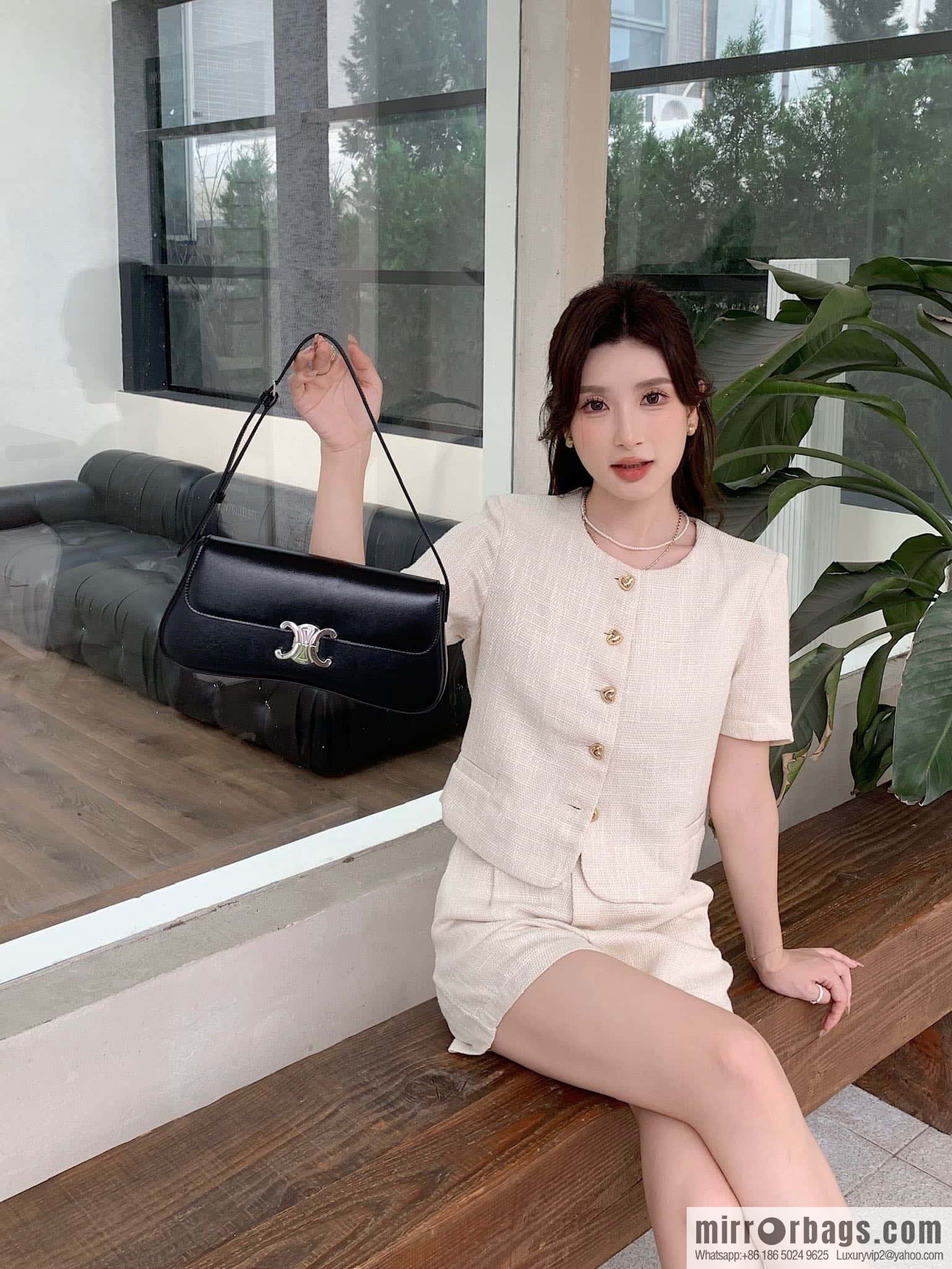 CELINE LOLA medium glossy cow leather (fabric) handbag 115533 black