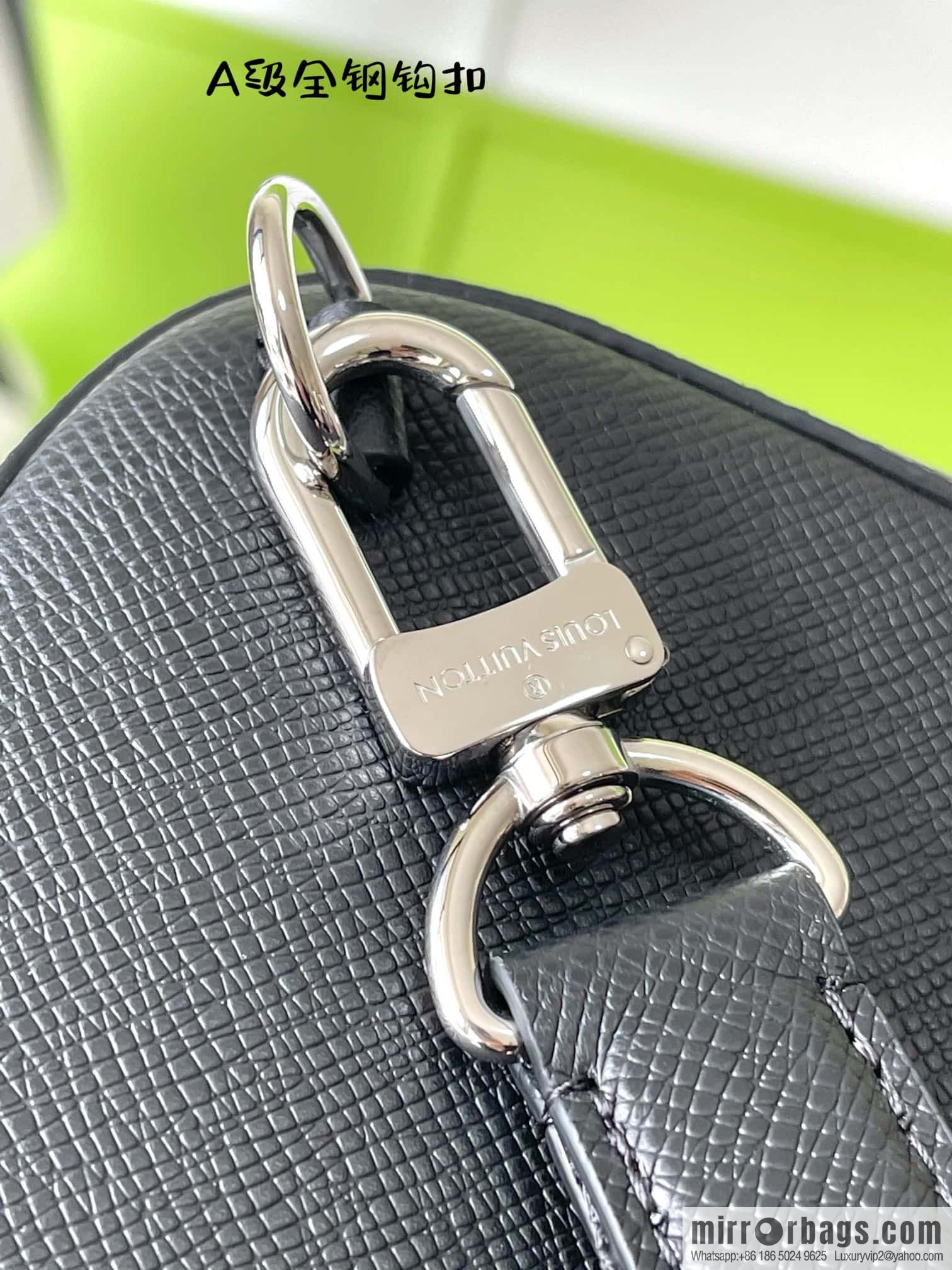 LV M30863 AVENUE NM shoulder bag