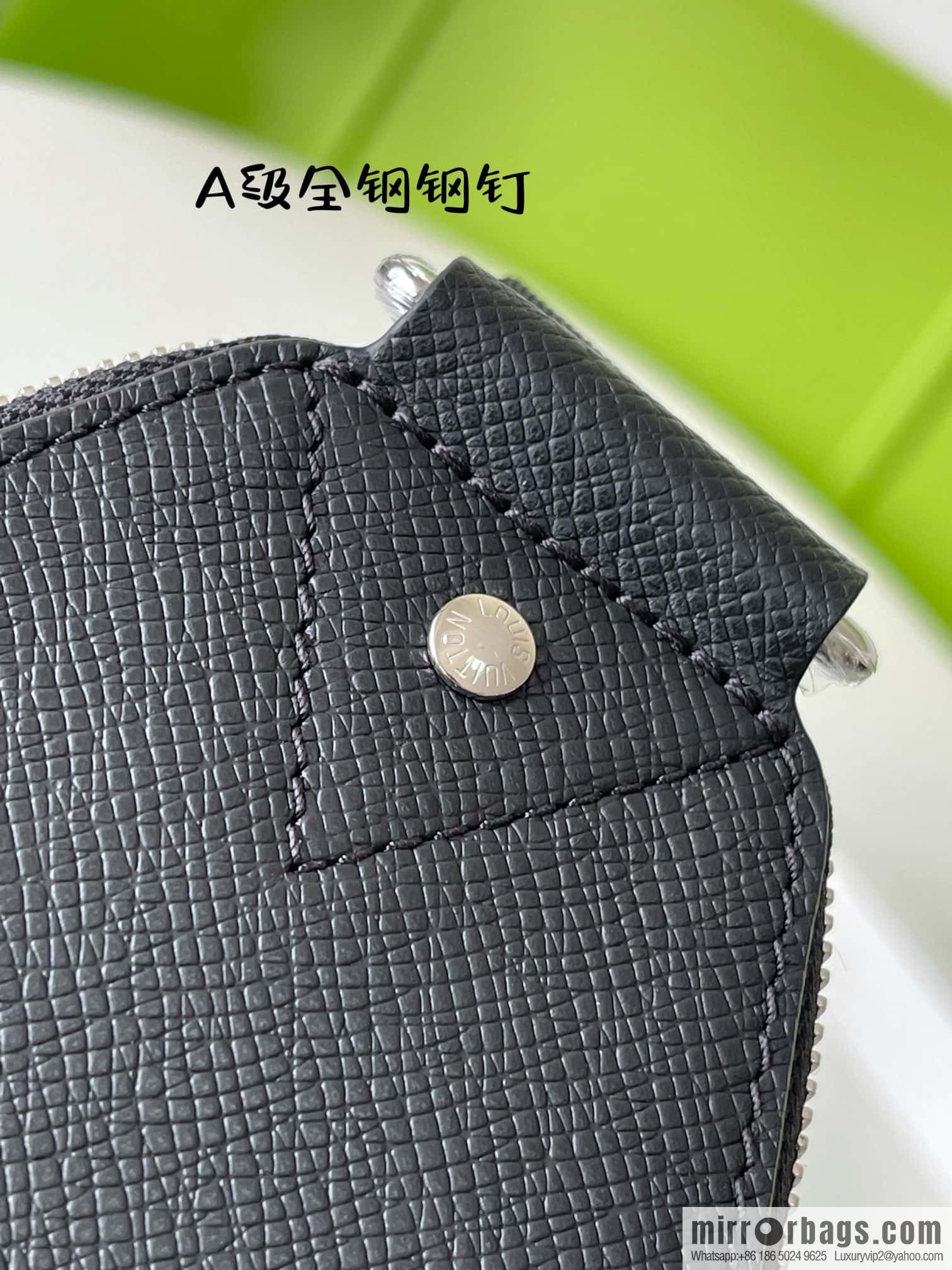 LV M30863 AVENUE NM shoulder bag