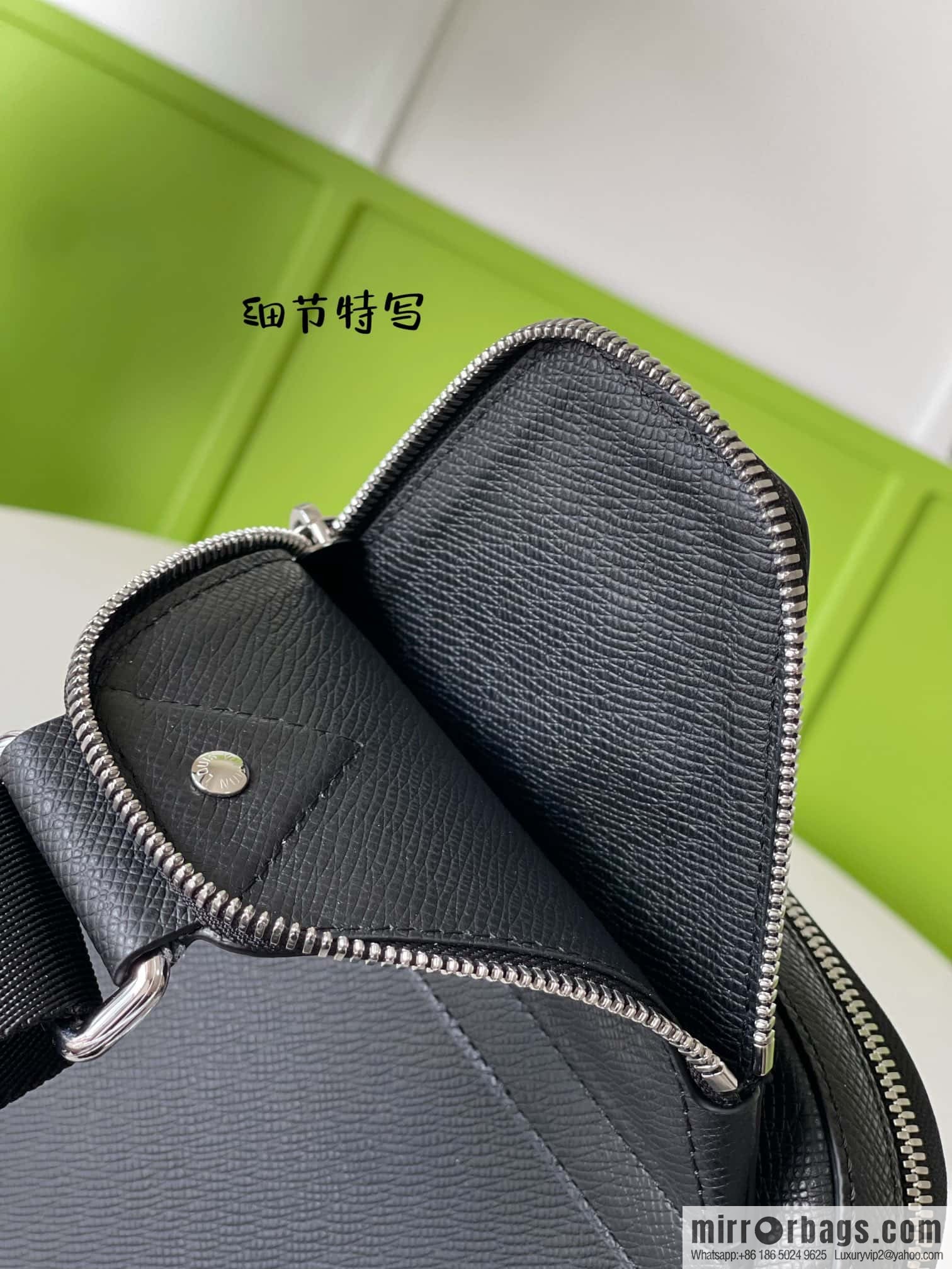 LV M30863 AVENUE NM shoulder bag