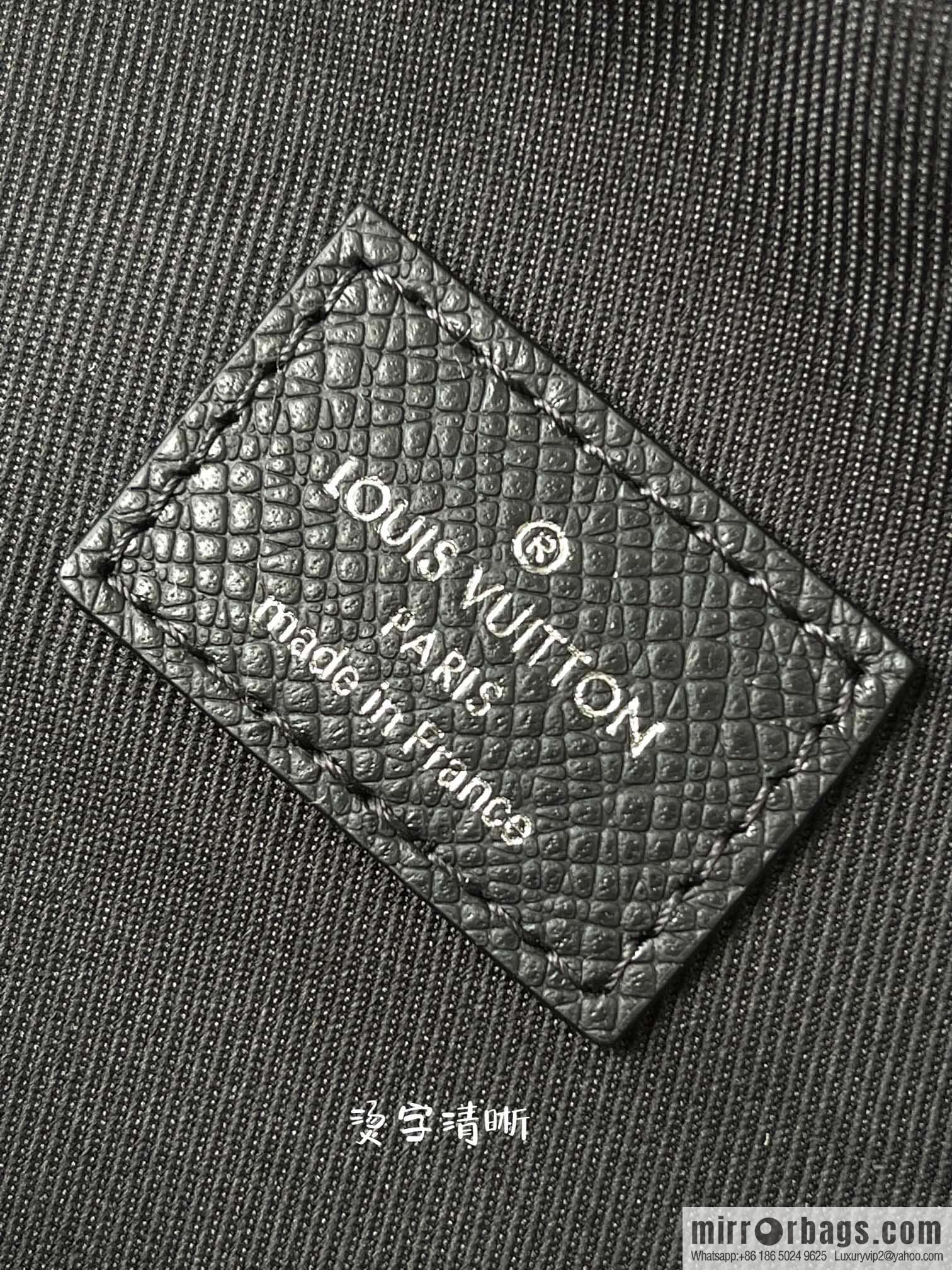 LV M30863 AVENUE NM shoulder bag