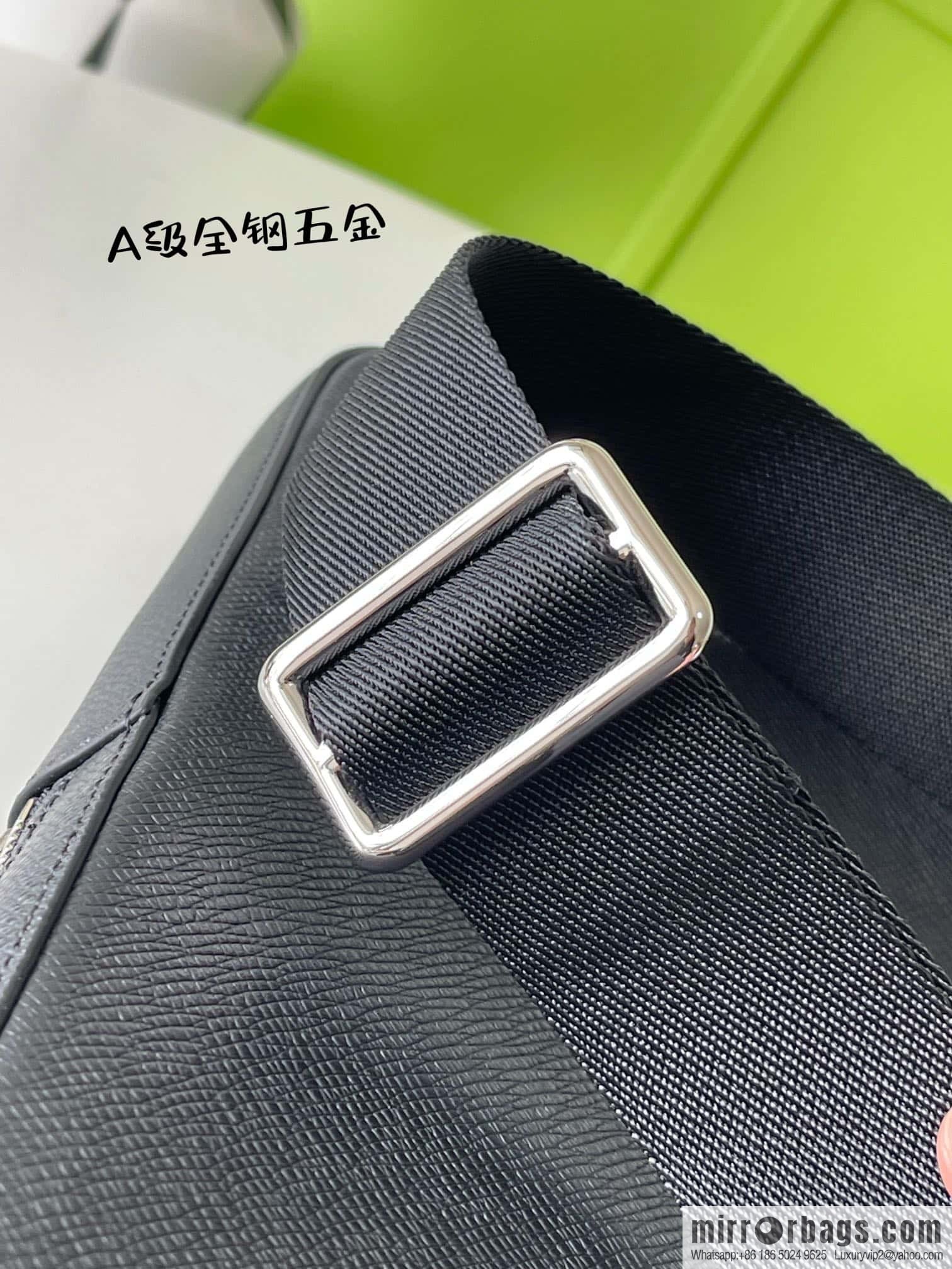 LV M30863 AVENUE NM shoulder bag