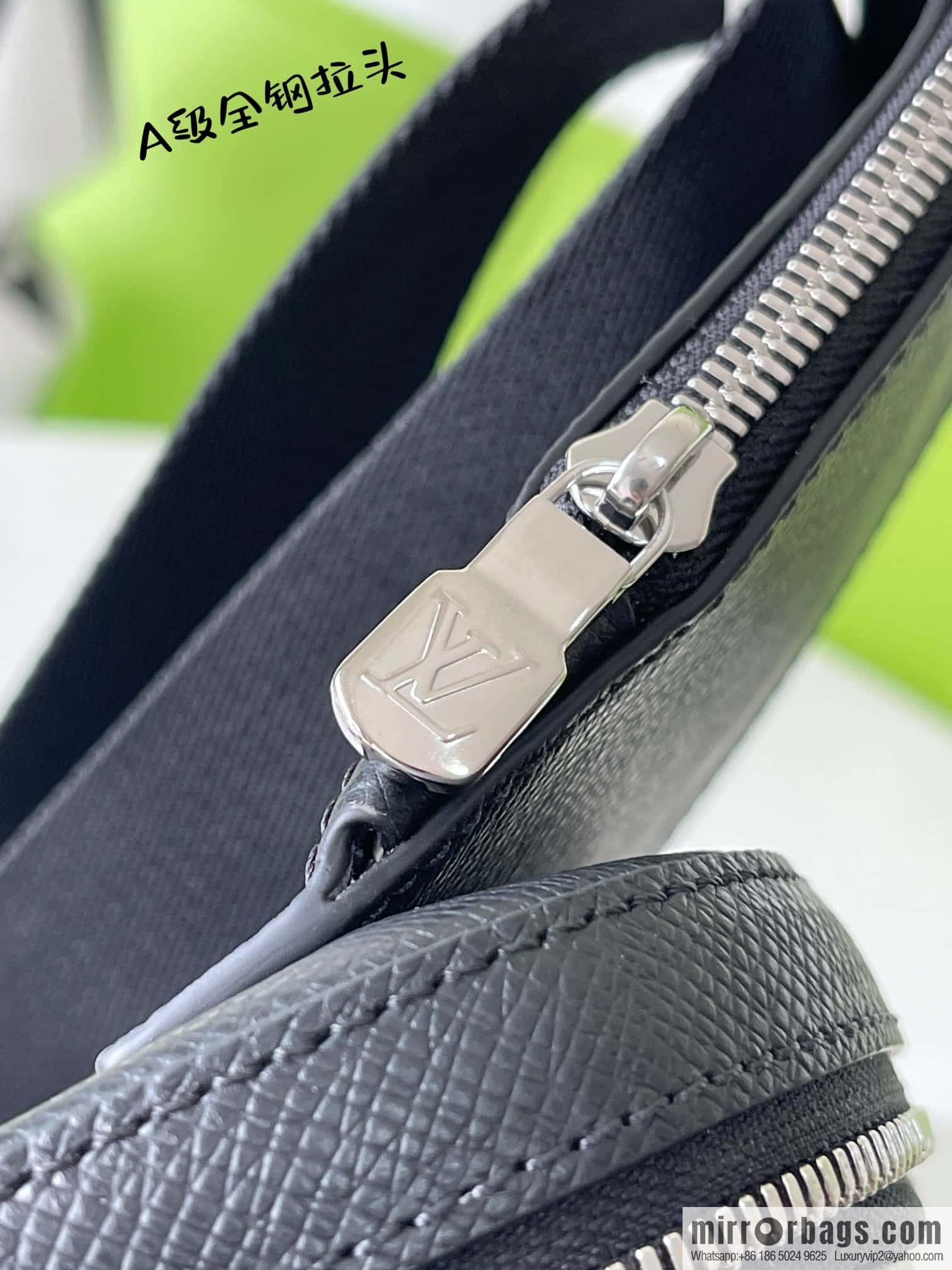 LV M30863 AVENUE NM shoulder bag