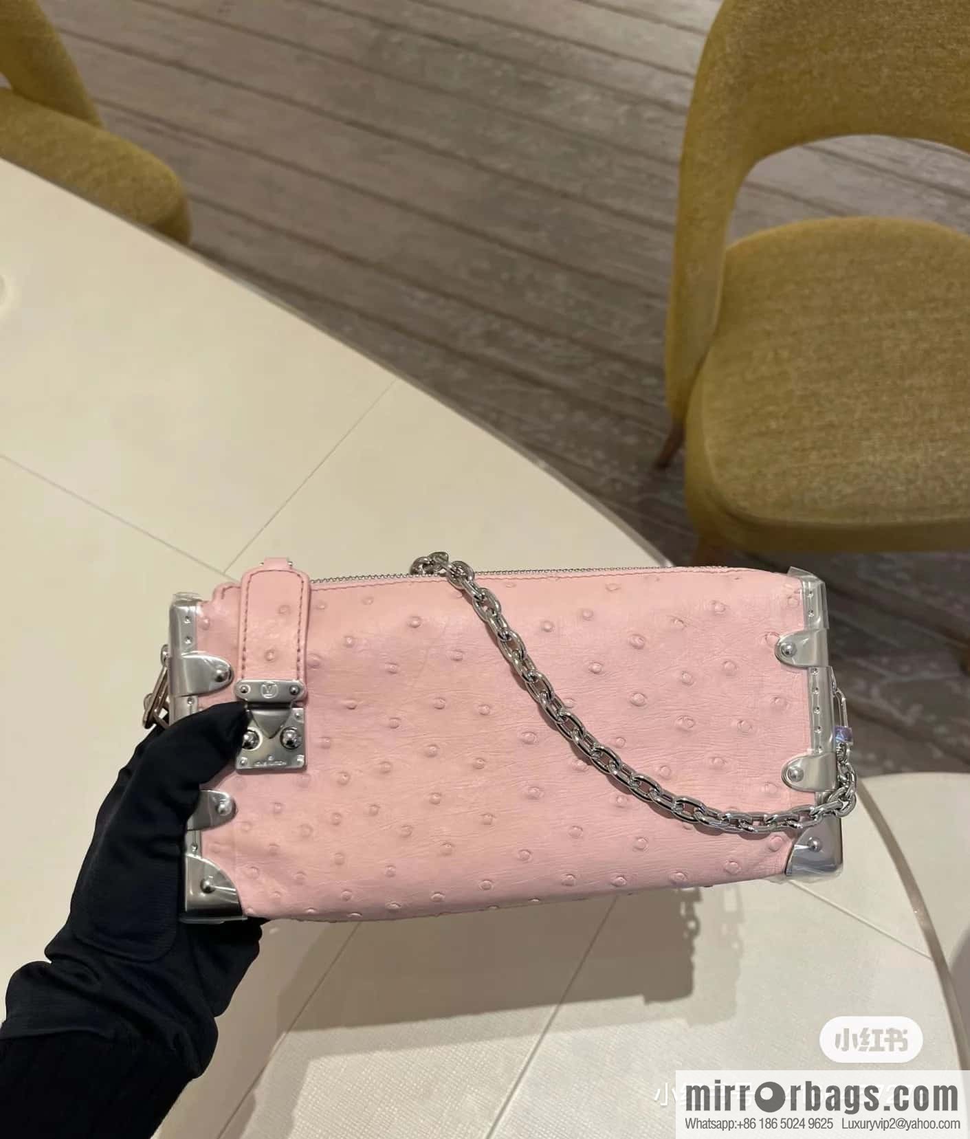 [Boutique‑grade] M25445 pink ostrich pattern full leather, soft box series SLIM TRUNK handbag