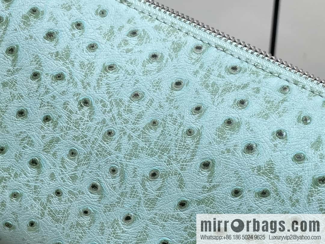 [Boutique‑grade] M25445 light green ostrich pattern full leather, soft box series SLIM TRUNK handbag
