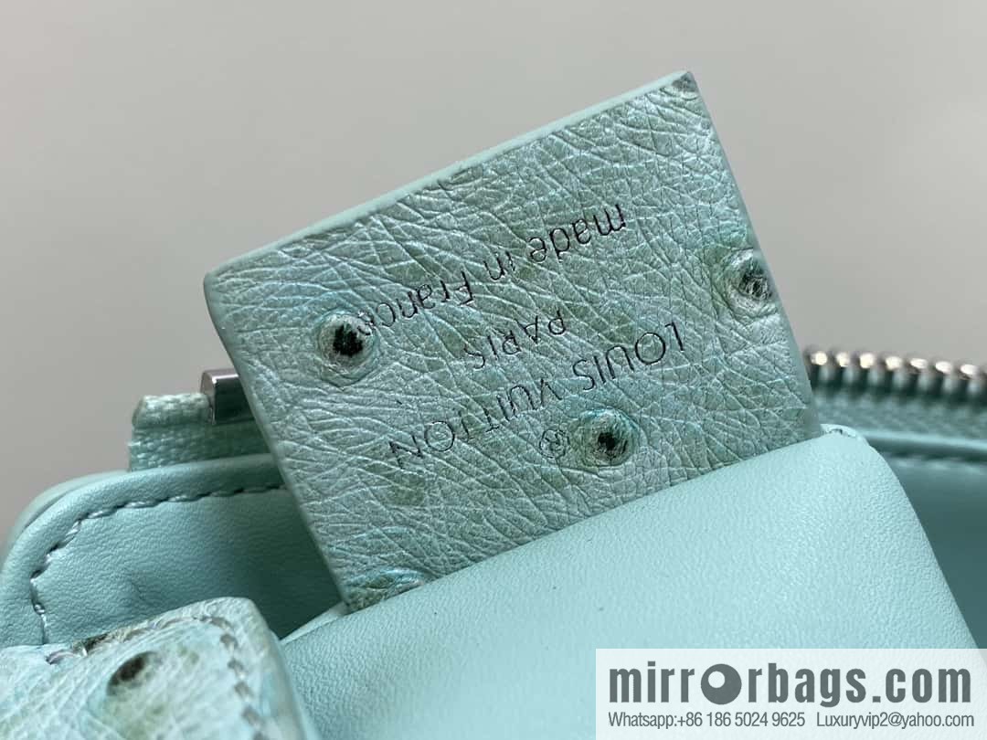 [Boutique‑grade] M25445 light green ostrich pattern full leather, soft box series SLIM TRUNK handbag