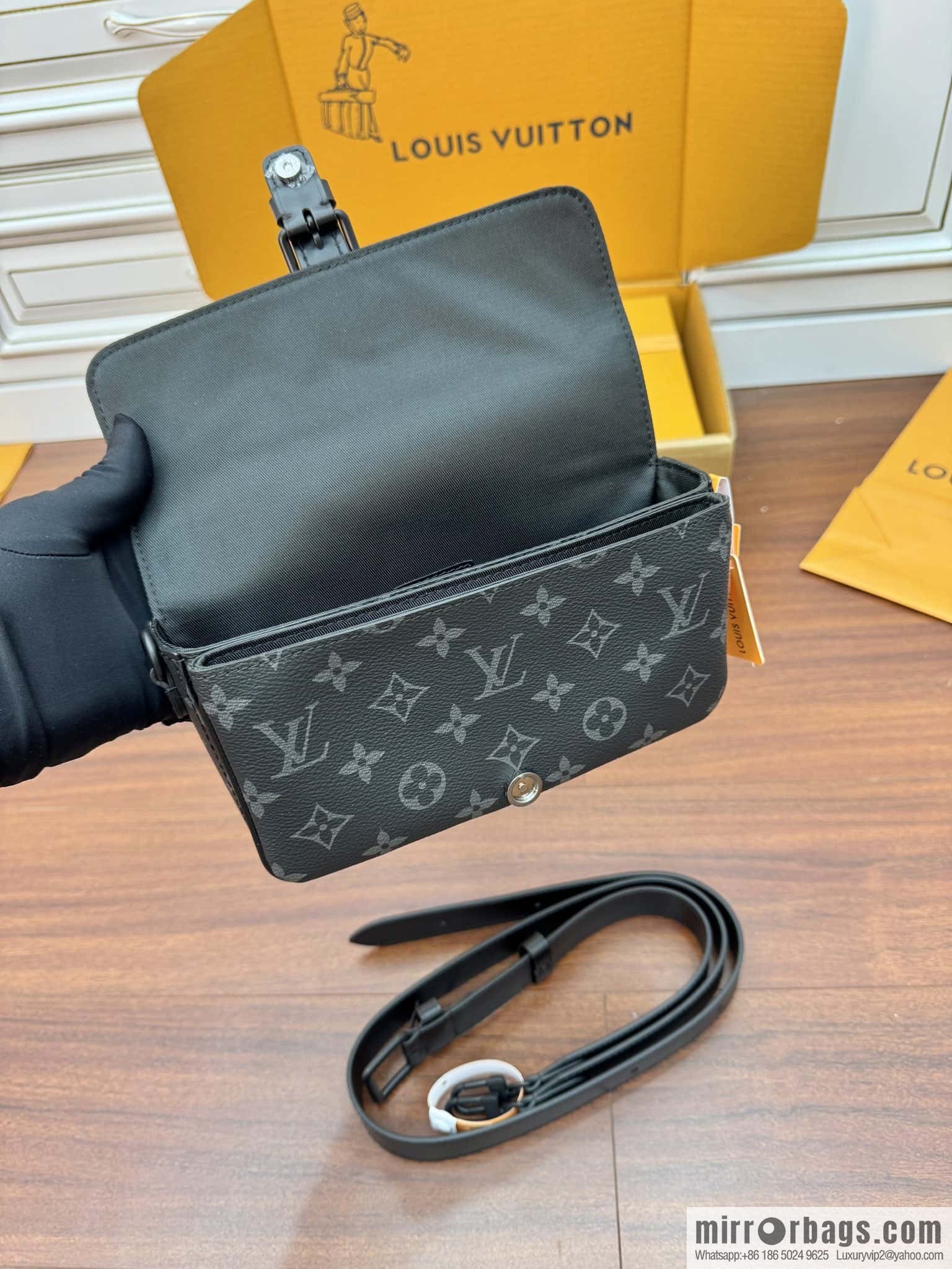 LV M83567 MONTSOURIS mini handbag