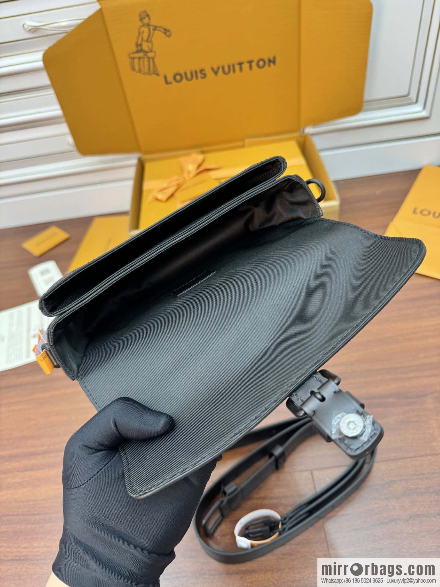 LV M83567 MONTSOURIS mini handbag